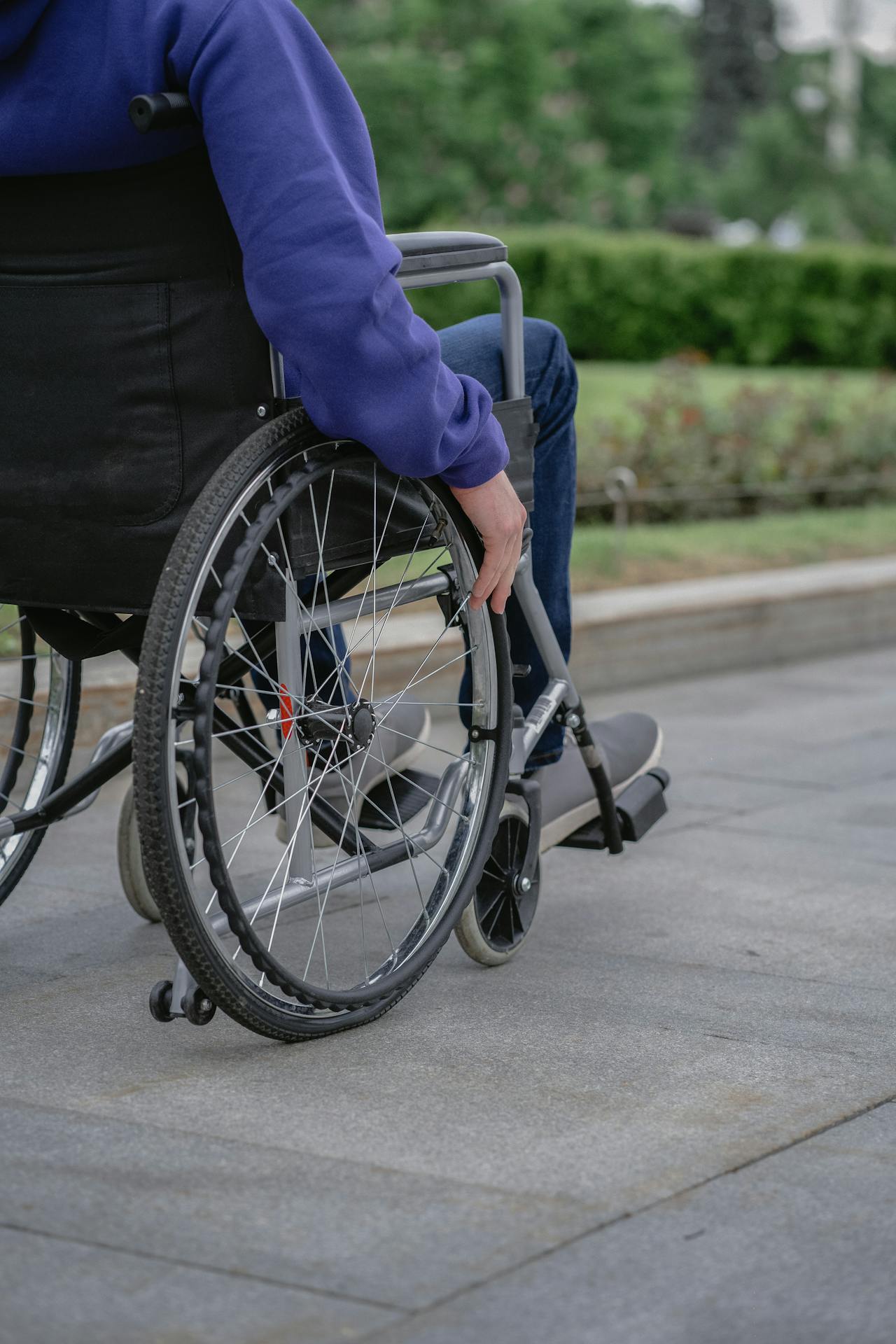 Advantages and Characteristics of Carbon Fiber Electric Wheelchairs