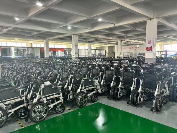 About lead-acid batteries and lithium batteries, which one is better for electric wheelchairs?