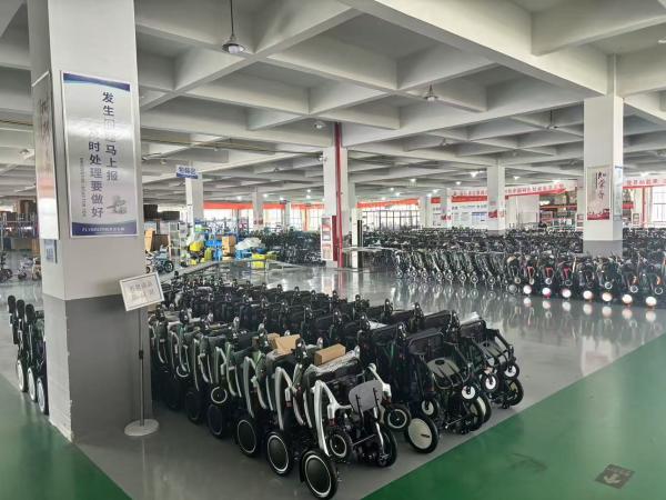 High Backrest vs. Low Backrest: Which is Better for a Wheelchair?